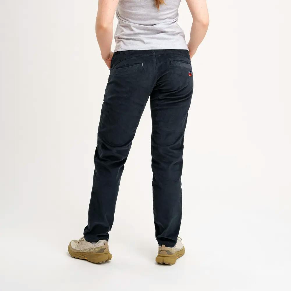 Elevenate women's après cord pants midnight - Bild 2